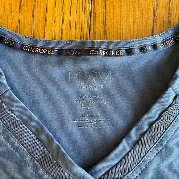 Cherokee Form V neck Scrub Top - Picture 4 of 8